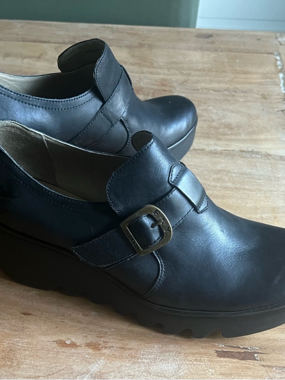 Women's Black FLY LONDON Leather Buckle Platform Shoes Sz 11 EU 42